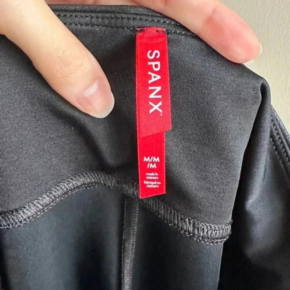 SPANX Faux Leather Leggings, Very Black, Size Medium - Picture 8 of 16